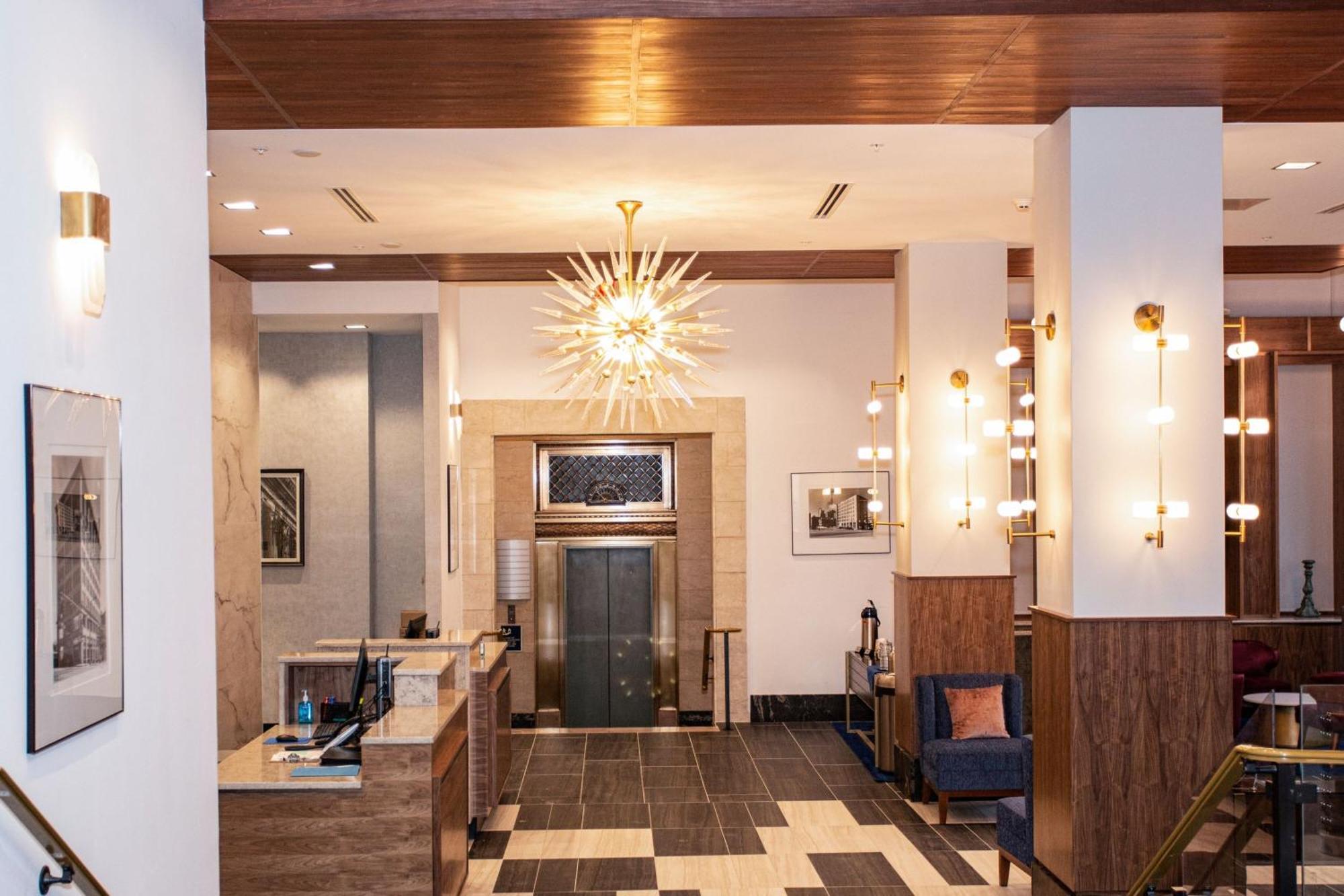 Blu-tique, Akron, A Tribute Portfolio Hotel Akron